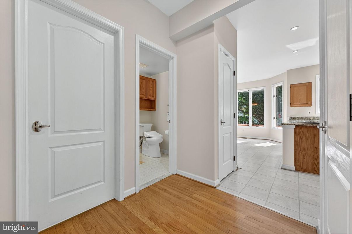 Bathroom, Interior, Recessed Lighting, Wood Texture Flooring