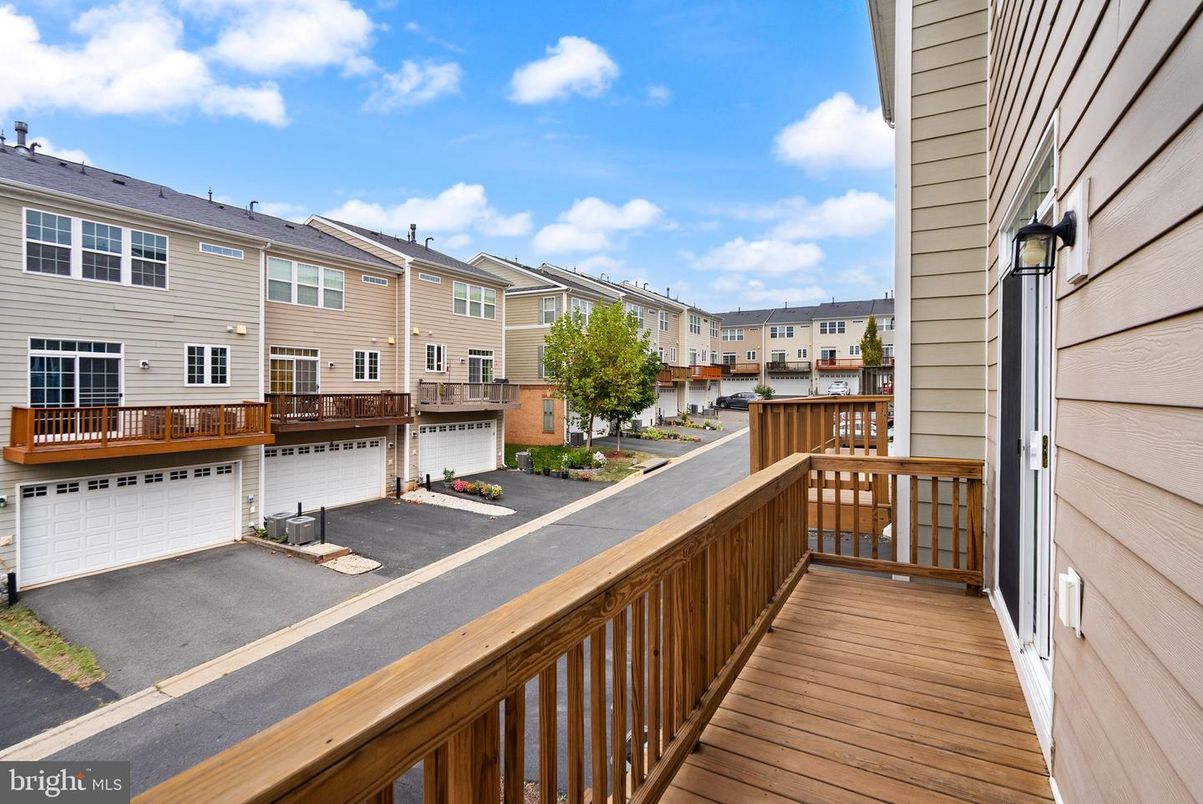 Exterior, Wood Texture Flooring