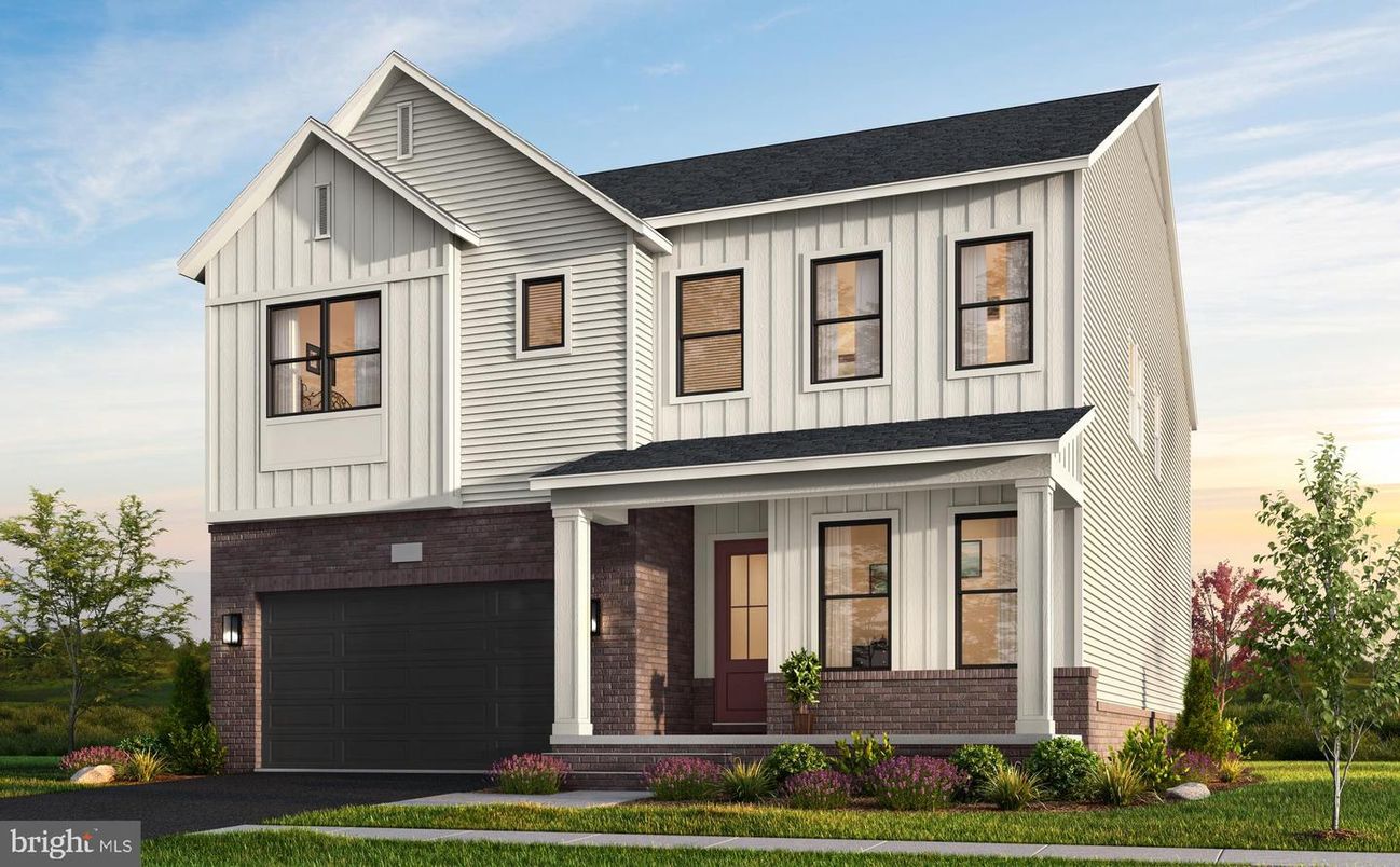 Attached, Exterior, Facade, Farmhouse