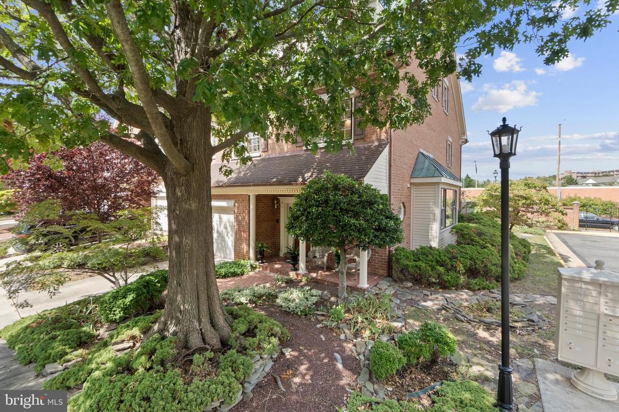 Exterior, Facade, Brick Facade, None