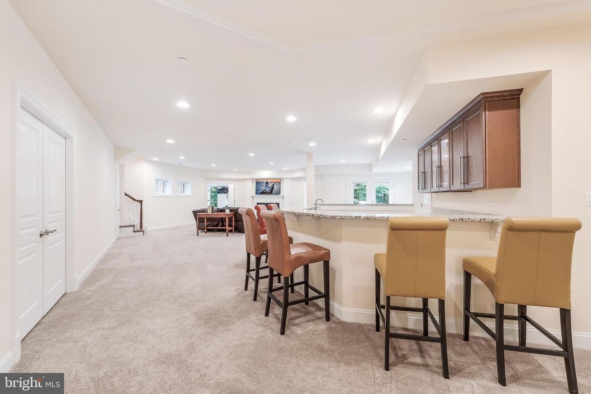 Dining room, Interior, Recessed Lighting