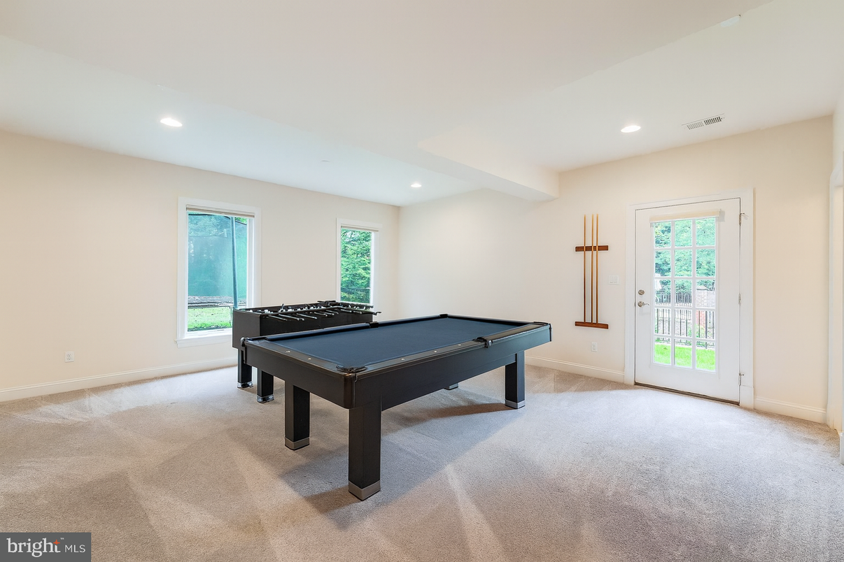Billiard Table, Game Room, Interior, Recessed Lighting