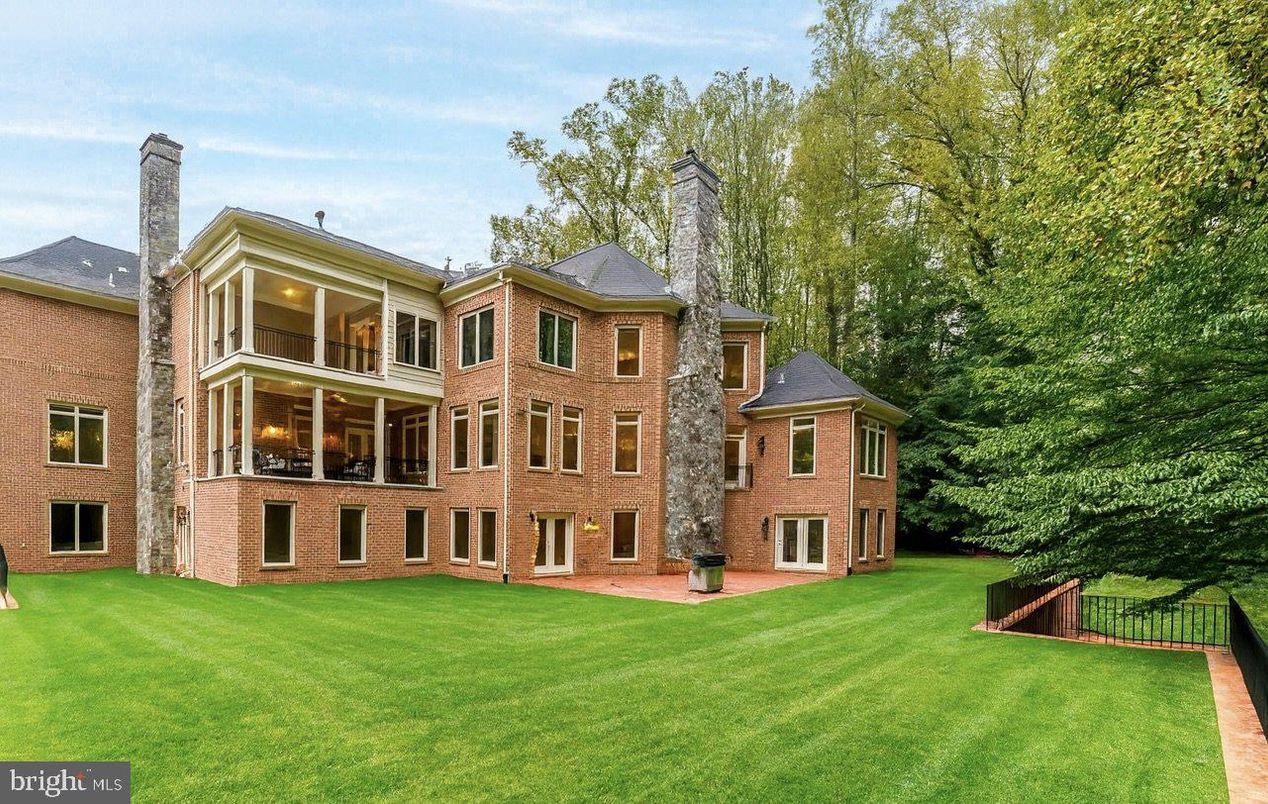 Backyard, Exterior, Facade, Brick Facade, Georgian