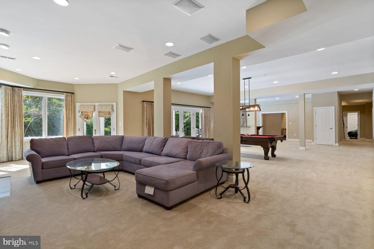 Billiard Table, Game Room, Interior, Living room, Pendant Lights, Recessed Lighting