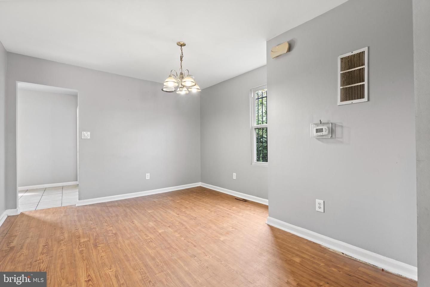 Chandelier, Empty room, Interior, Wood Texture Flooring