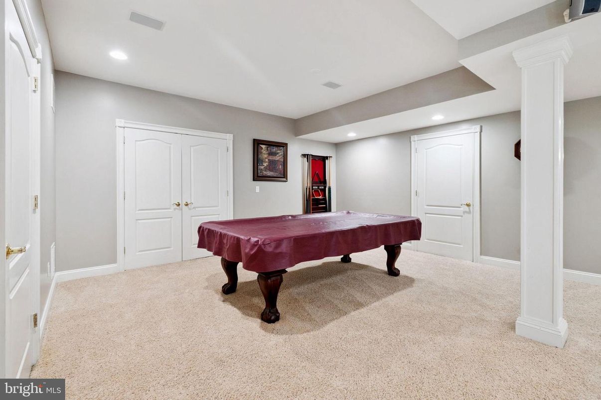Billiard Table, Game Room, Interior, Recessed Lighting