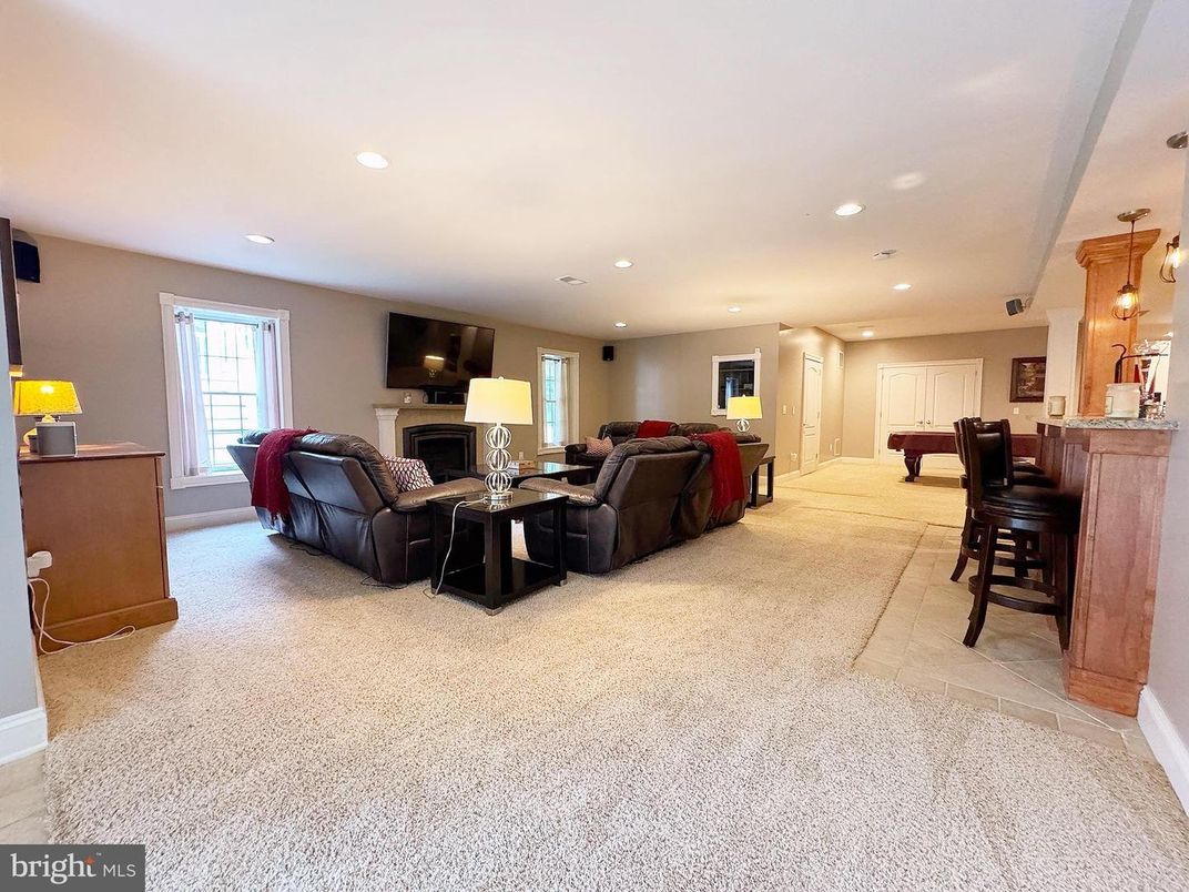 Fireplace, Interior, Living room, Pendant Lights, Recessed Lighting