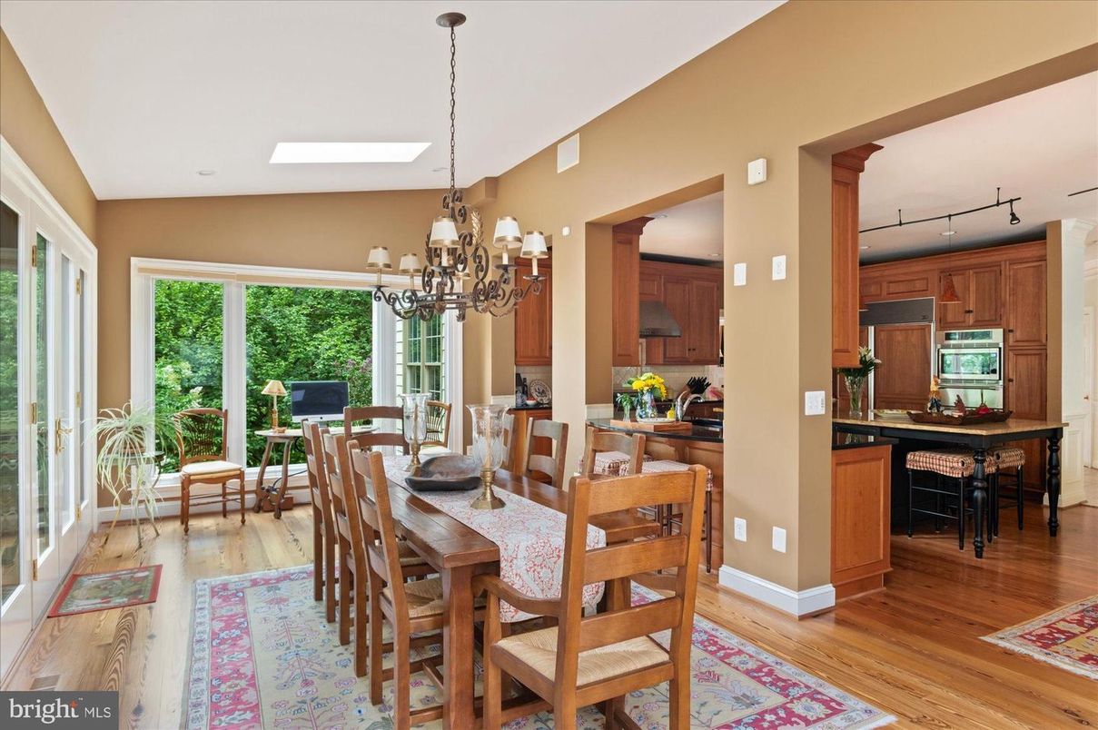Chandelier, Dining room, Interior, Kitchen, Recessed Lighting, Wood Texture Flooring
