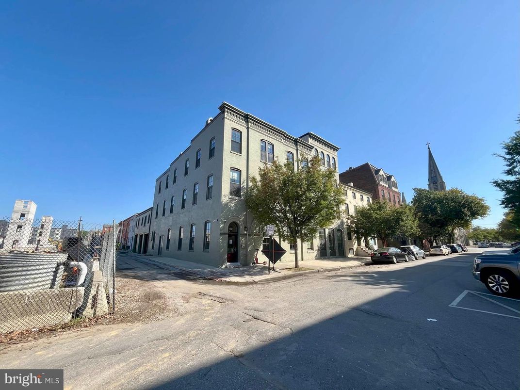 Exterior, Facade, Condo Building