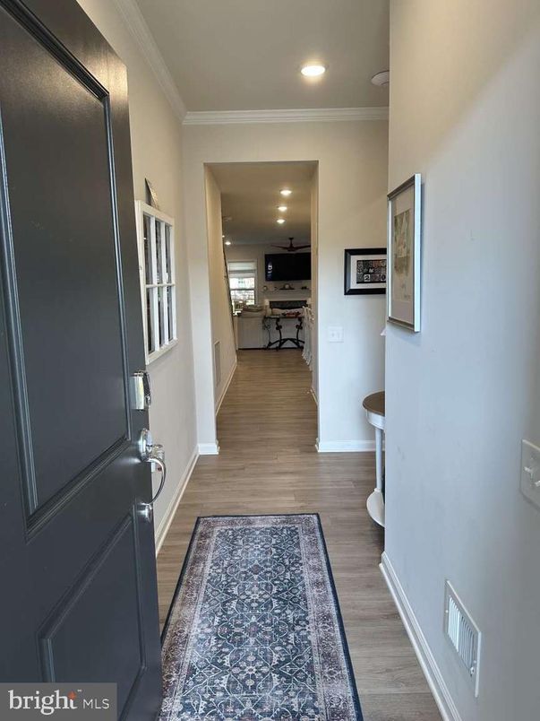 Interior, Recessed Lighting, Wood Texture Flooring