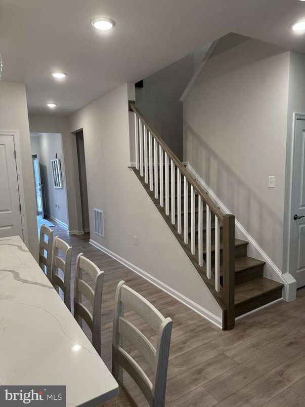 Interior, Recessed Lighting, Wood Texture Flooring