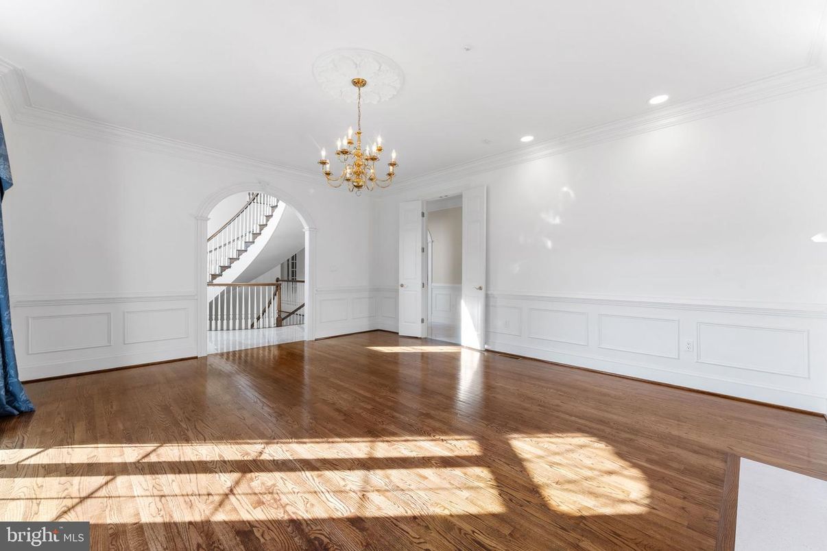 Chandelier, Empty room, Interior, Recessed Lighting, Wood Texture Flooring