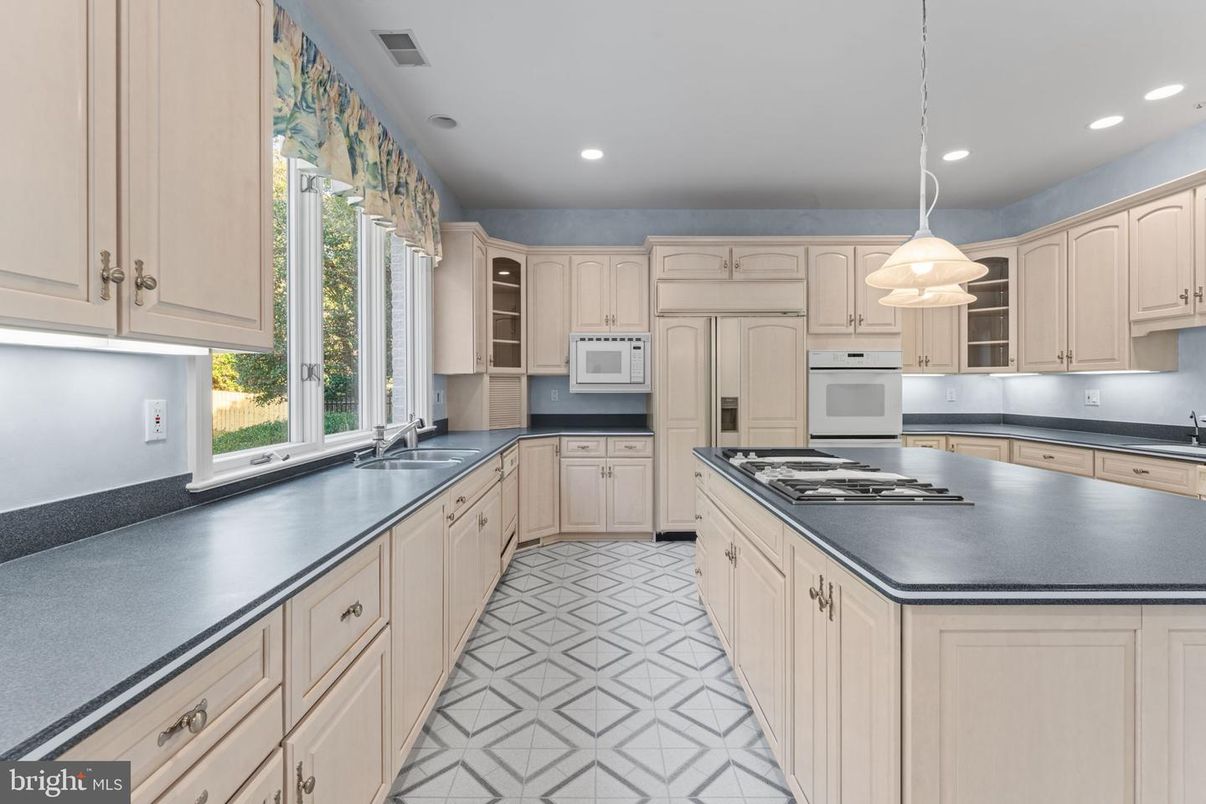 Interior, Kitchen, Pendant Lights, Recessed Lighting