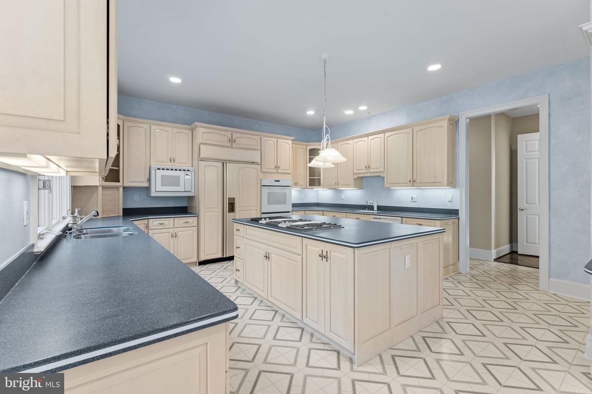 Interior, Kitchen, Pendant Lights, Recessed Lighting