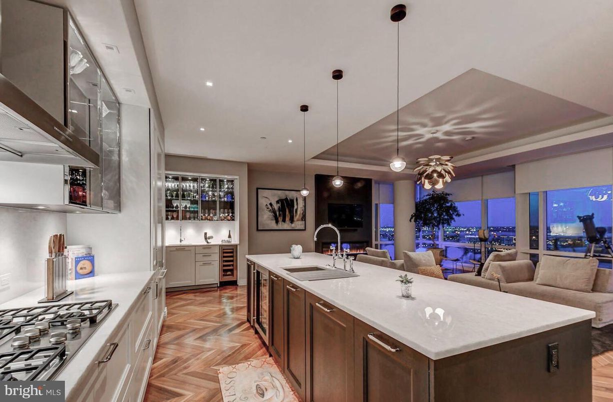 Interior, Kitchen, Living room, Pendant Lights, Recessed Lighting, Wood Texture Flooring