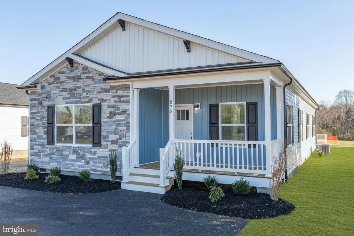 Exterior, Facade, American Craftsman