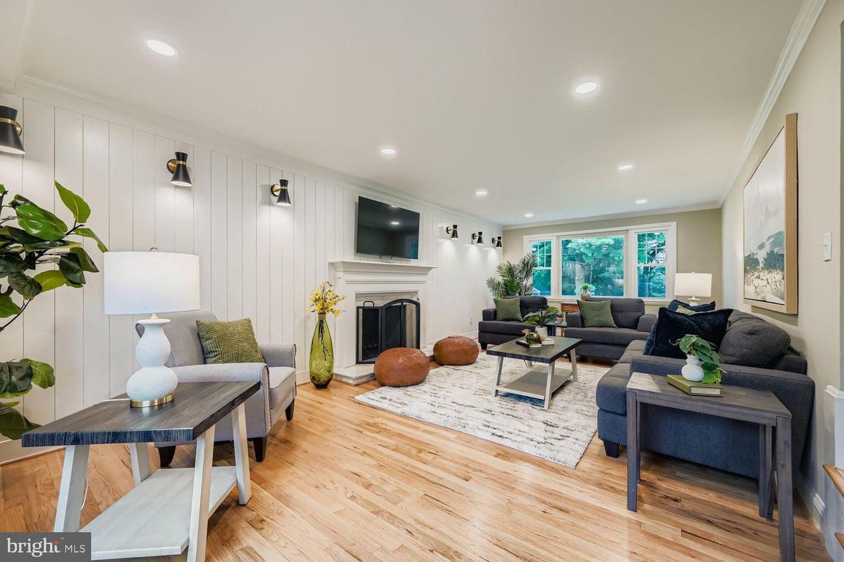 Fireplace, Interior, Living room, Recessed Lighting, Wood Texture Flooring