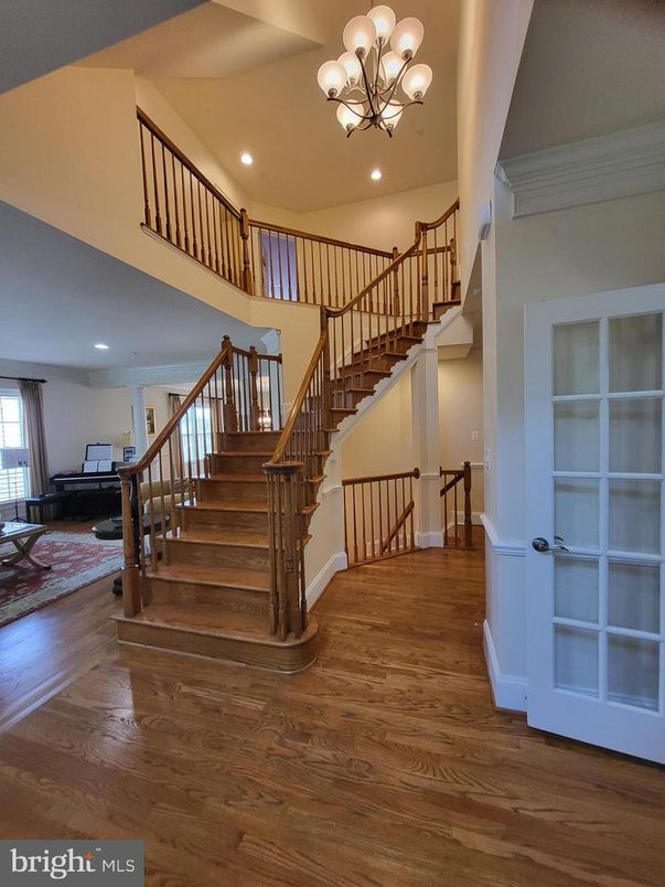 Chandelier, Interior, Recessed Lighting, Wood Texture Flooring