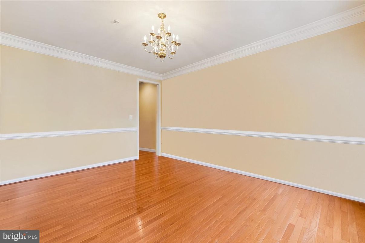 Chandelier, Empty room, Interior, Wood Texture Flooring