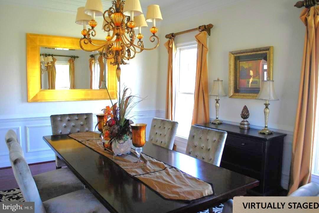 Chandelier, Dining room, Interior