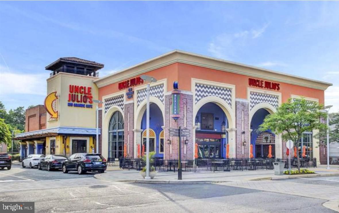 Exterior, Facade, None