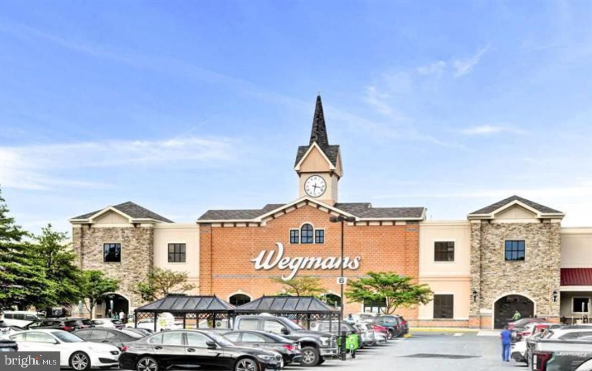 Exterior, Facade, None