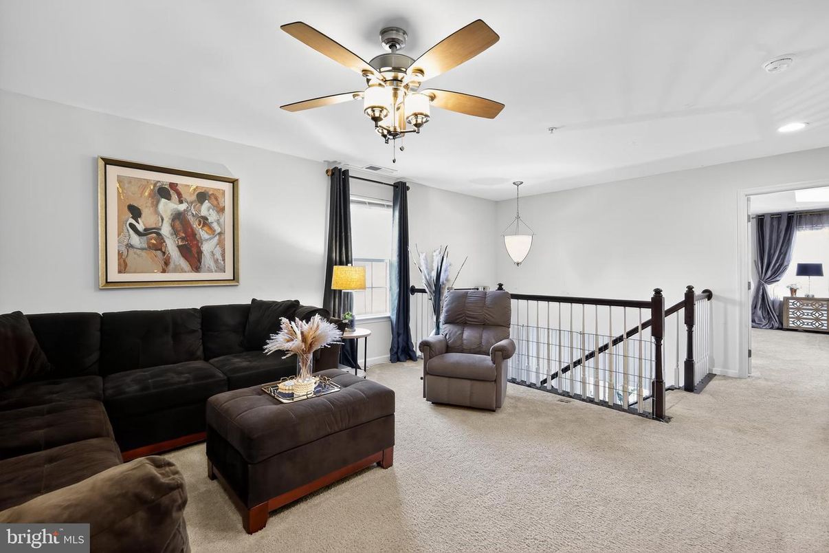 Interior, Living room, Pendant Lights, Recessed Lighting