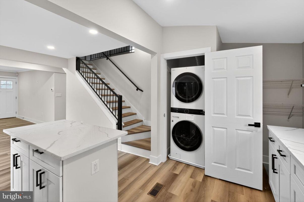 Interior, Recessed Lighting, Utility Closets, Washer, Wood Texture Flooring