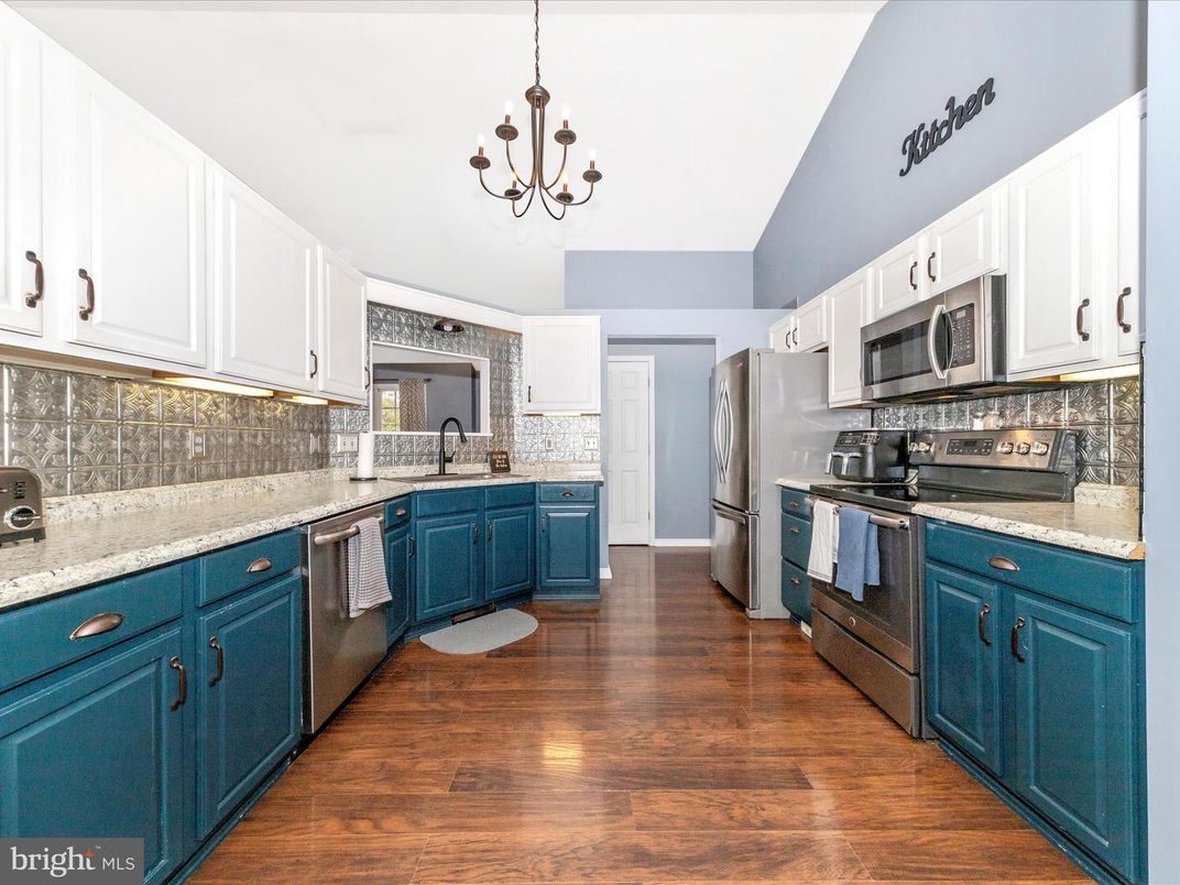 Chandelier, Interior, Kitchen, Stainless Steel Appliances, Wood Texture Flooring