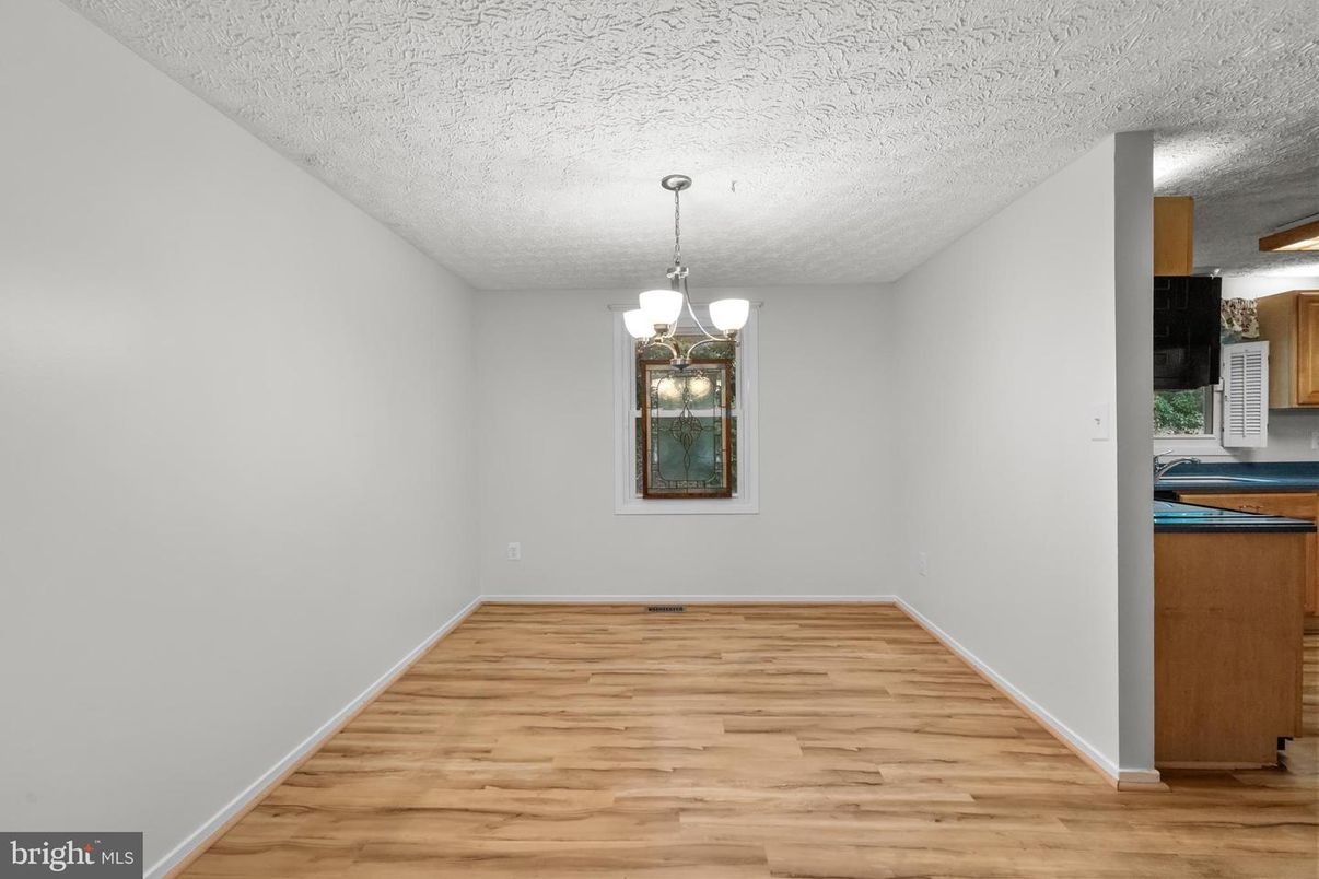 Chandelier, Empty room, Interior, Wood Texture Flooring