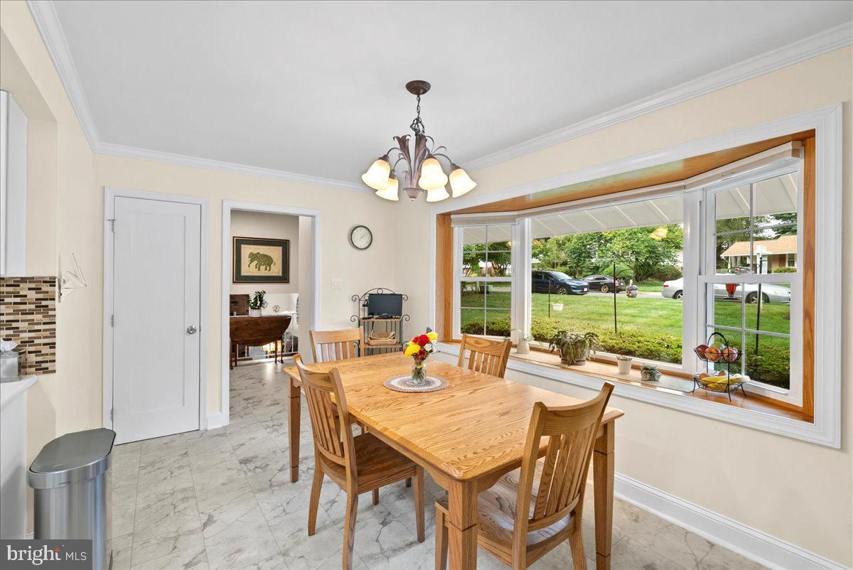 Chandelier, Dining room, Interior, Marble