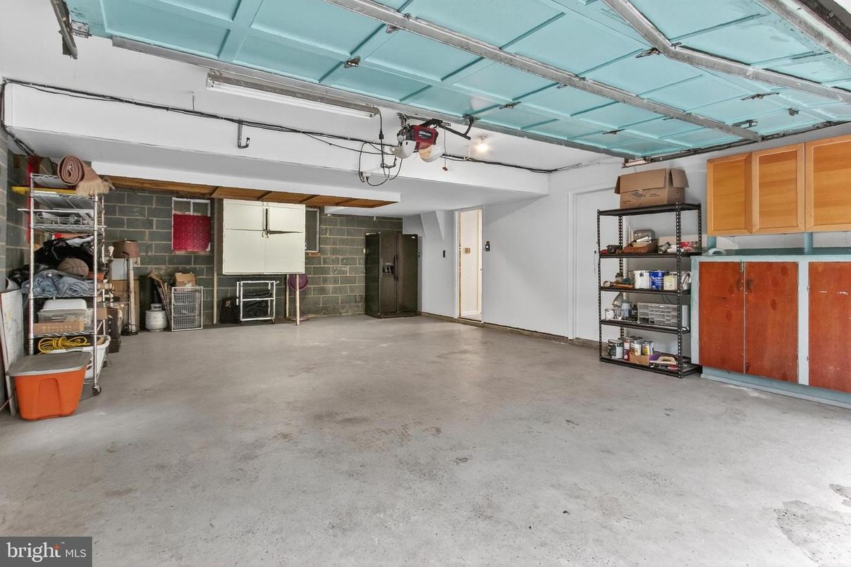 Garage, Interior, Stone Walls