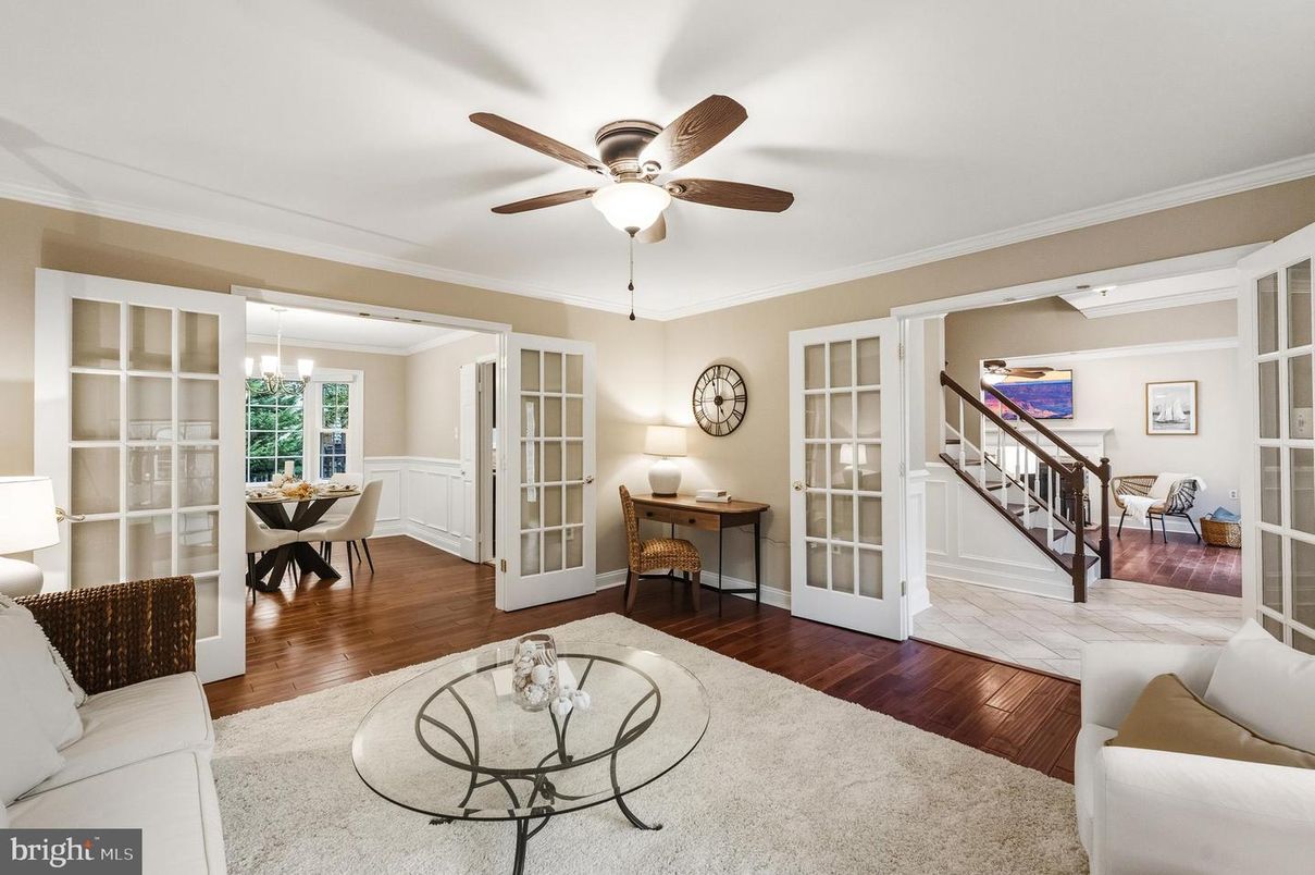 Chandelier, Dining room, Interior, Wood Texture Flooring