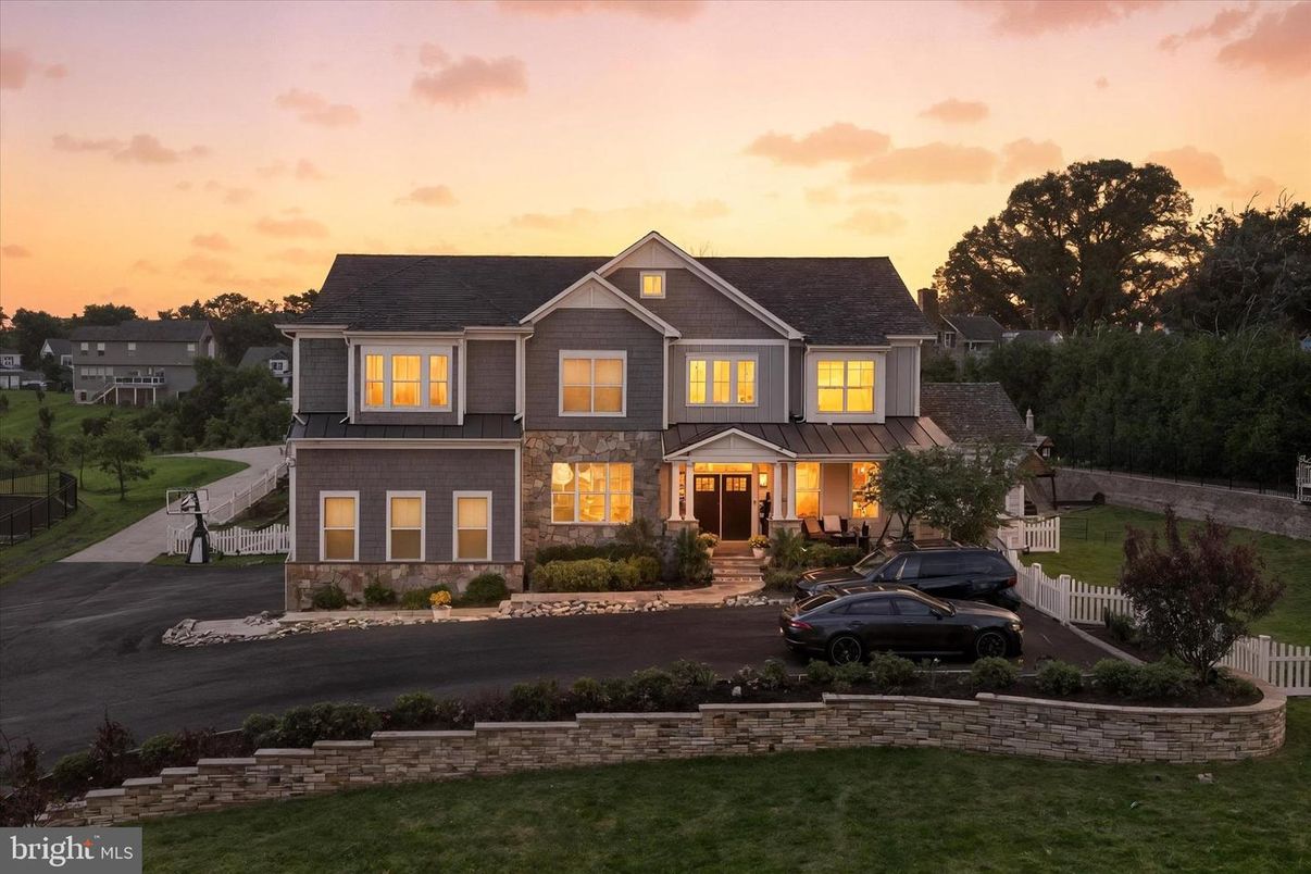 Exterior, Facade, Farmhouse
