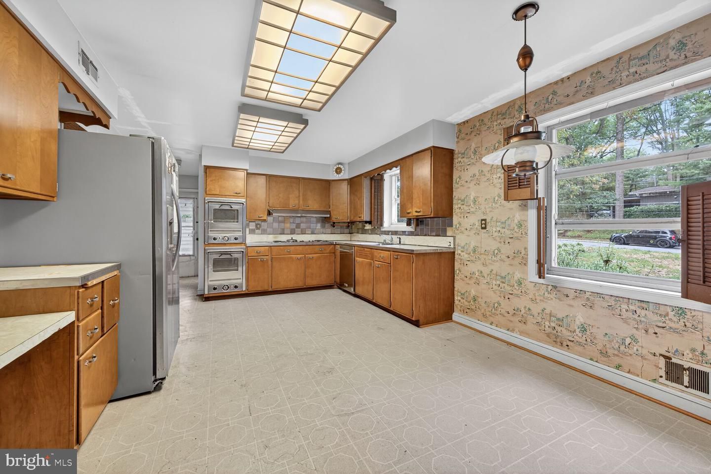 Interior, Kitchen, Pendant Lights, Stainless Steel Appliances