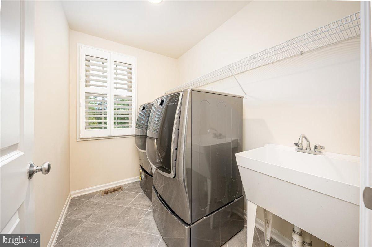 Interior, Recessed Lighting, Washer