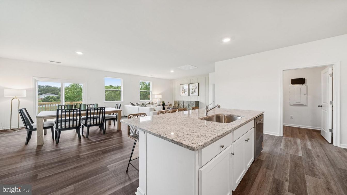 Dining room, Interior, Kitchen, Living room, Recessed Lighting, Wood Texture Flooring
