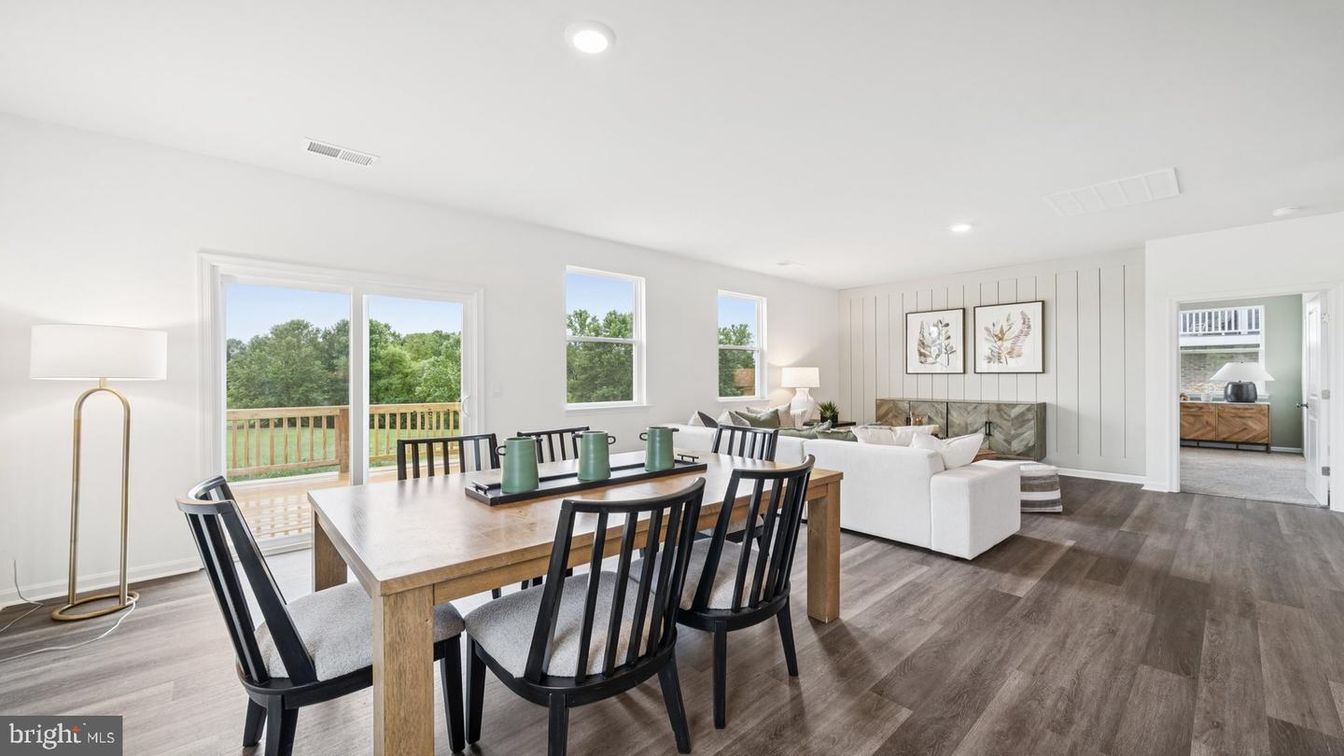 Dining room, Interior, Living room, Recessed Lighting, Wood Texture Flooring