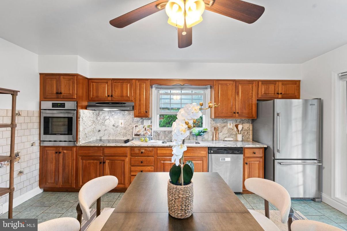 Interior, Kitchen, Stainless Steel Appliances