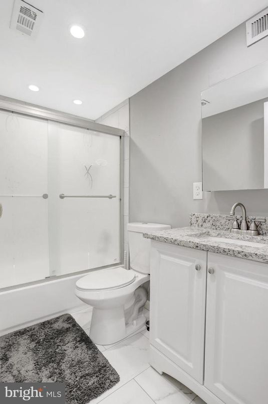 Bathroom, Interior, Recessed Lighting