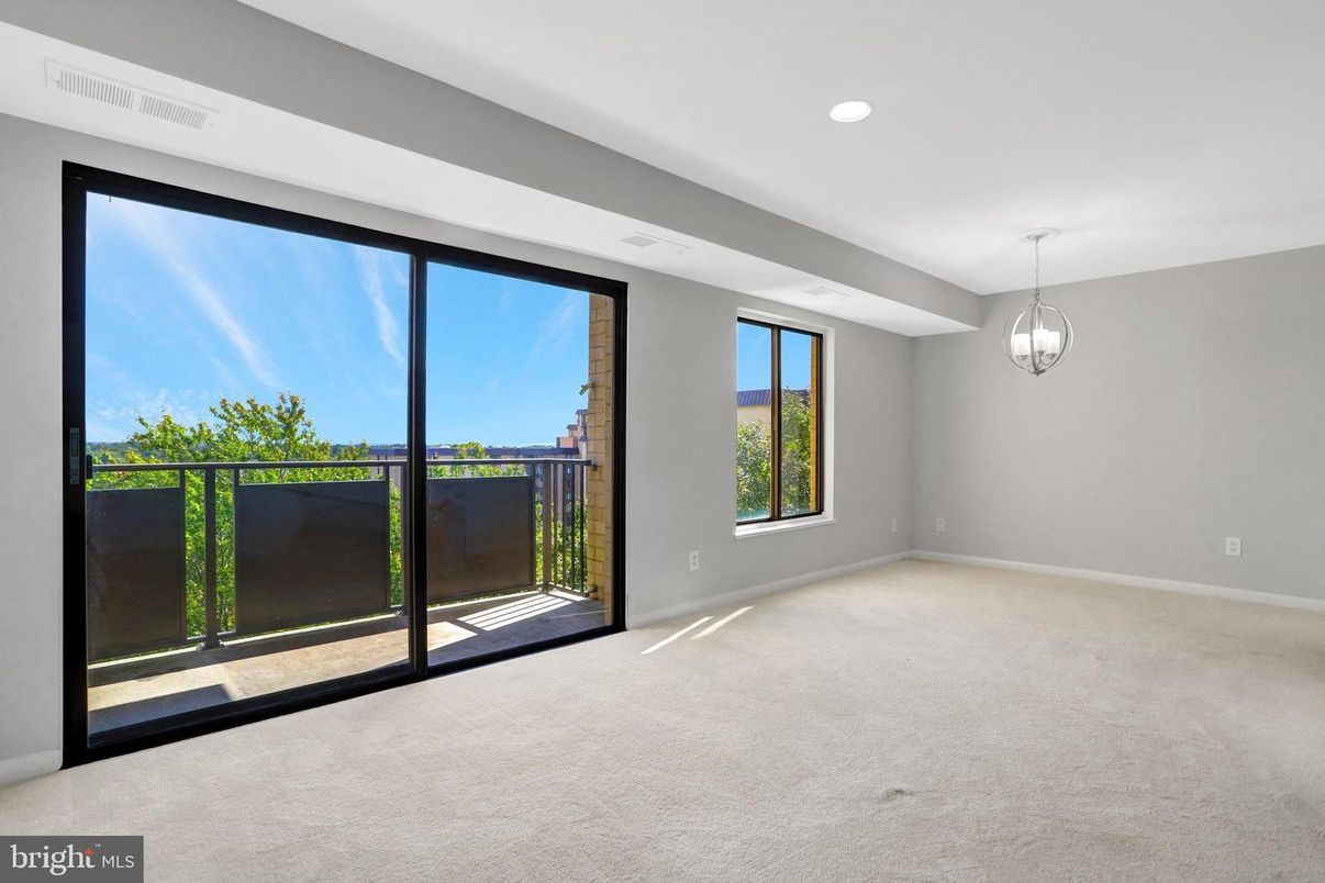 Empty room, Interior, Pendant Lights, Recessed Lighting
