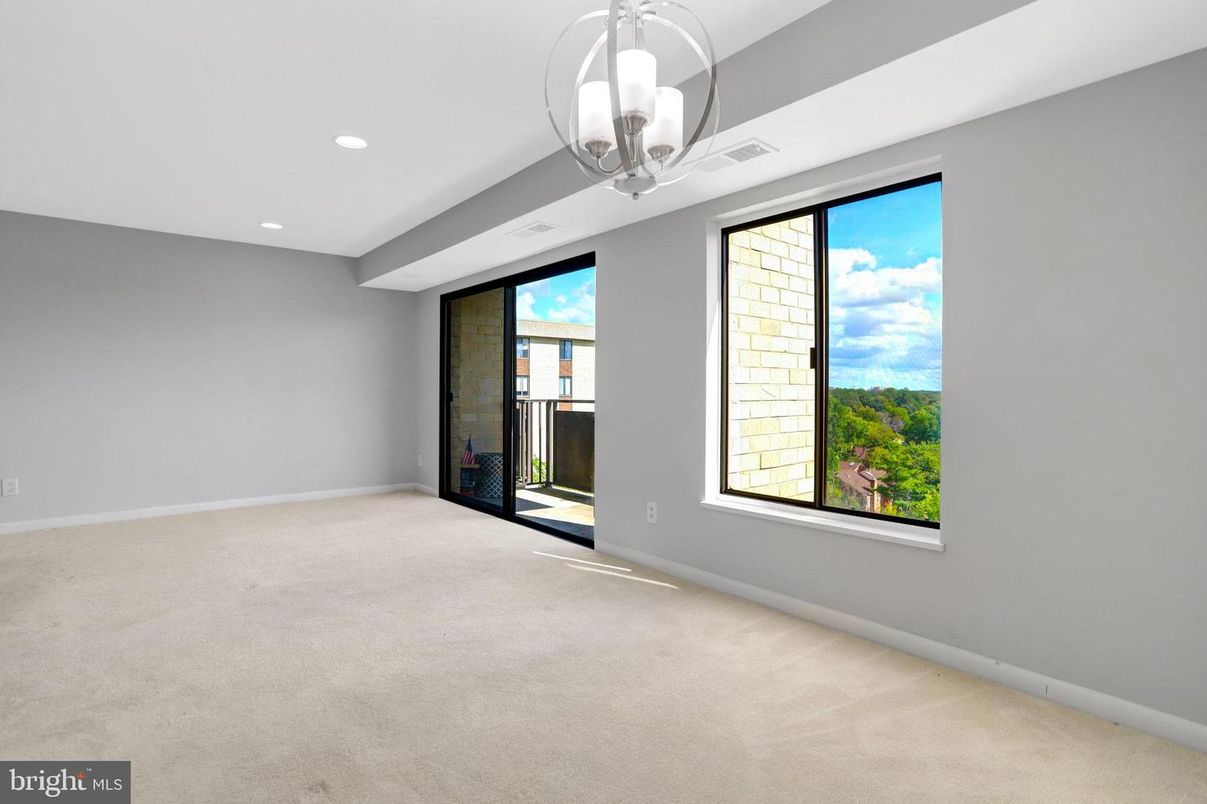 Empty room, Interior, Pendant Lights, Recessed Lighting