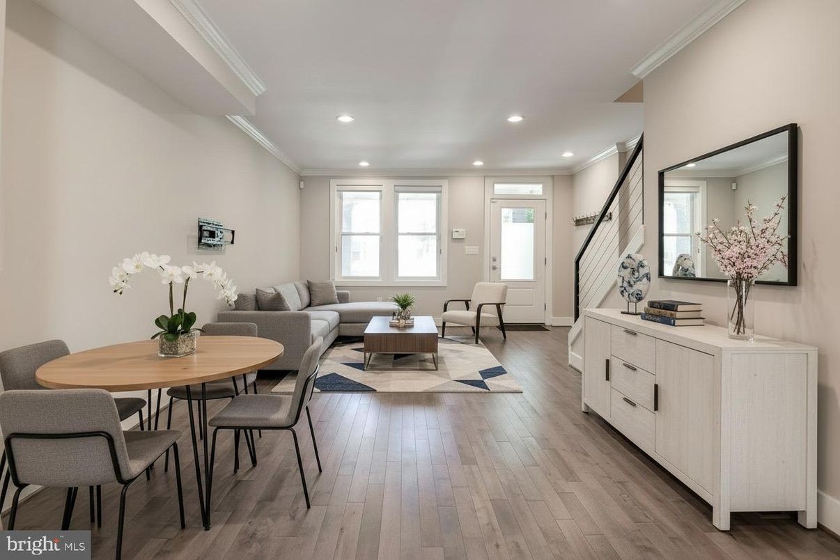 Dining room, Interior, Living room, Recessed Lighting, Wood Texture Flooring