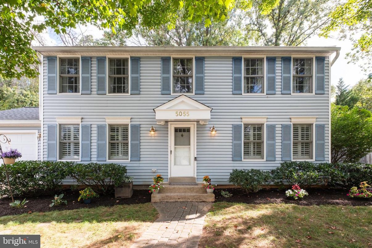 Exterior, Facade, Georgian