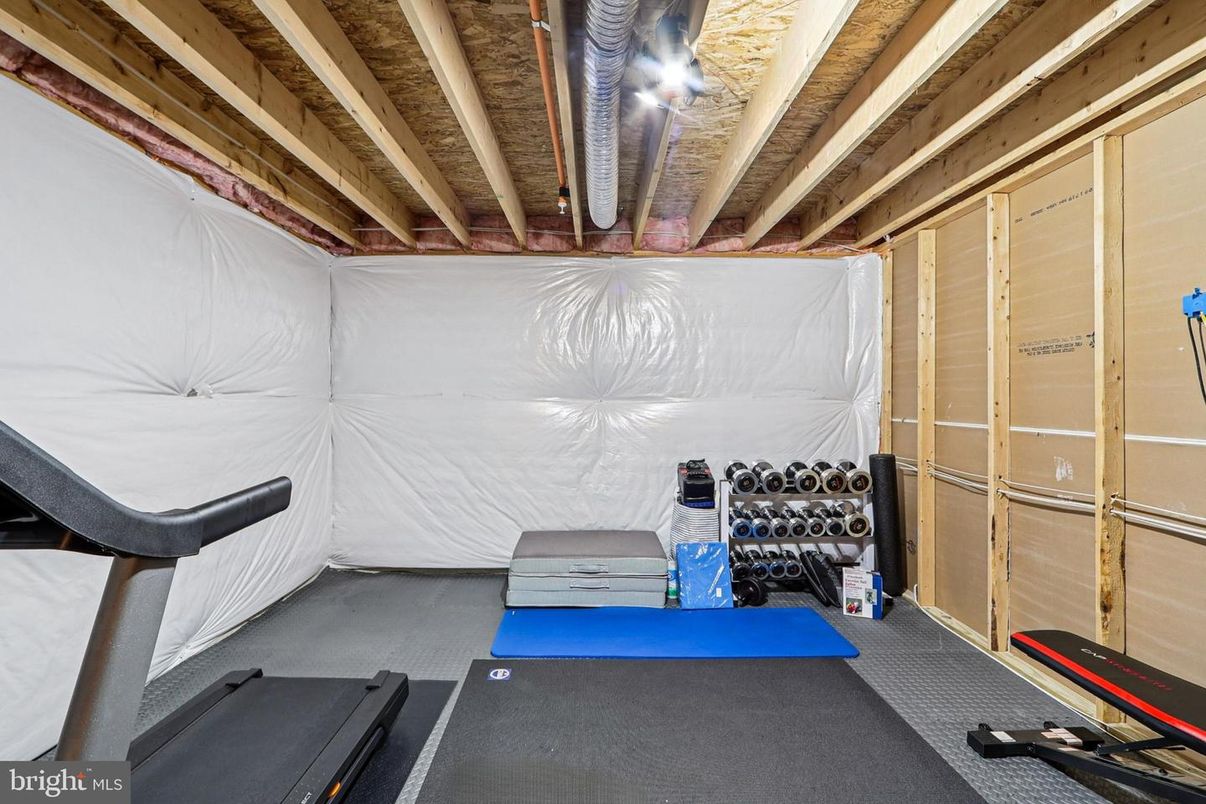 Fitness Equipment, Interior, Wooden Beams