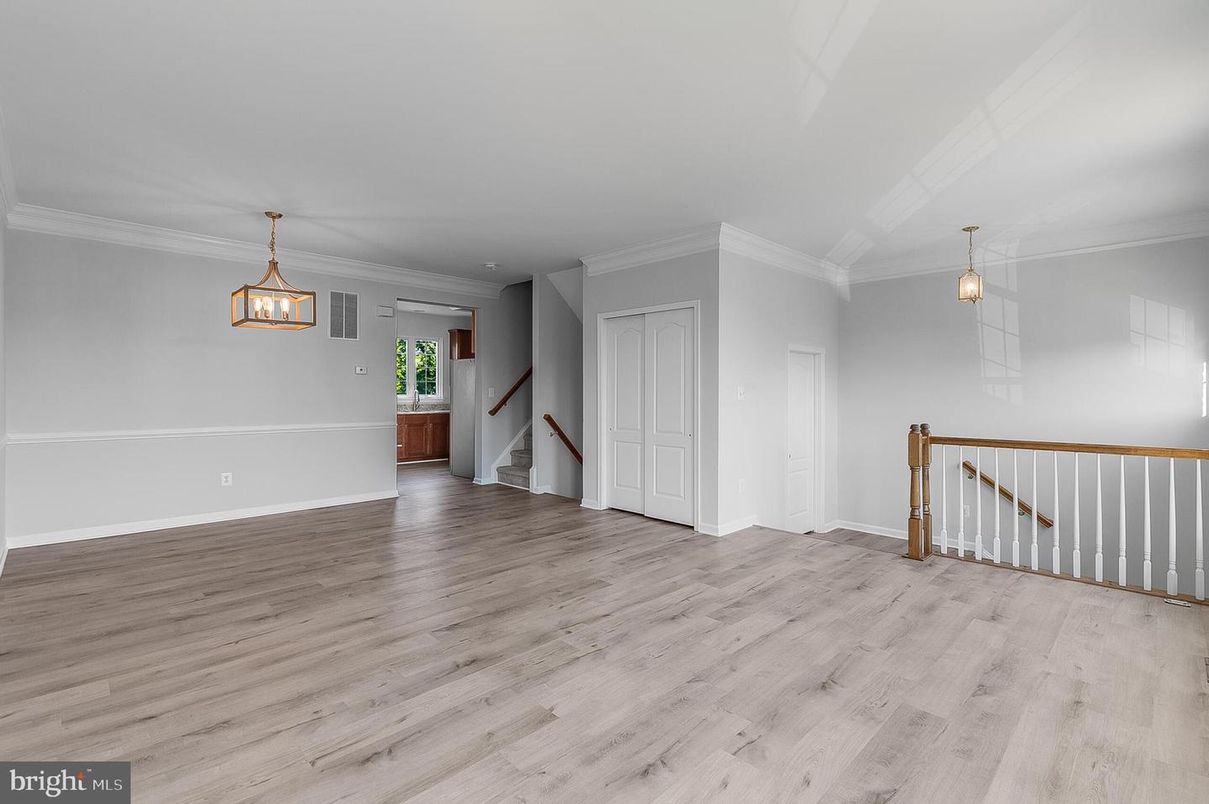 Empty room, Interior, Pendant Lights, Wood Texture Flooring