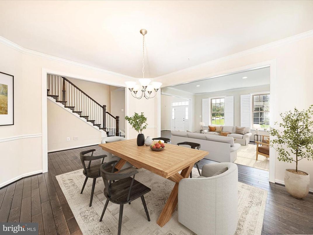Chandelier, Dining room, Interior, Living room, Recessed Lighting, Wood Texture Flooring