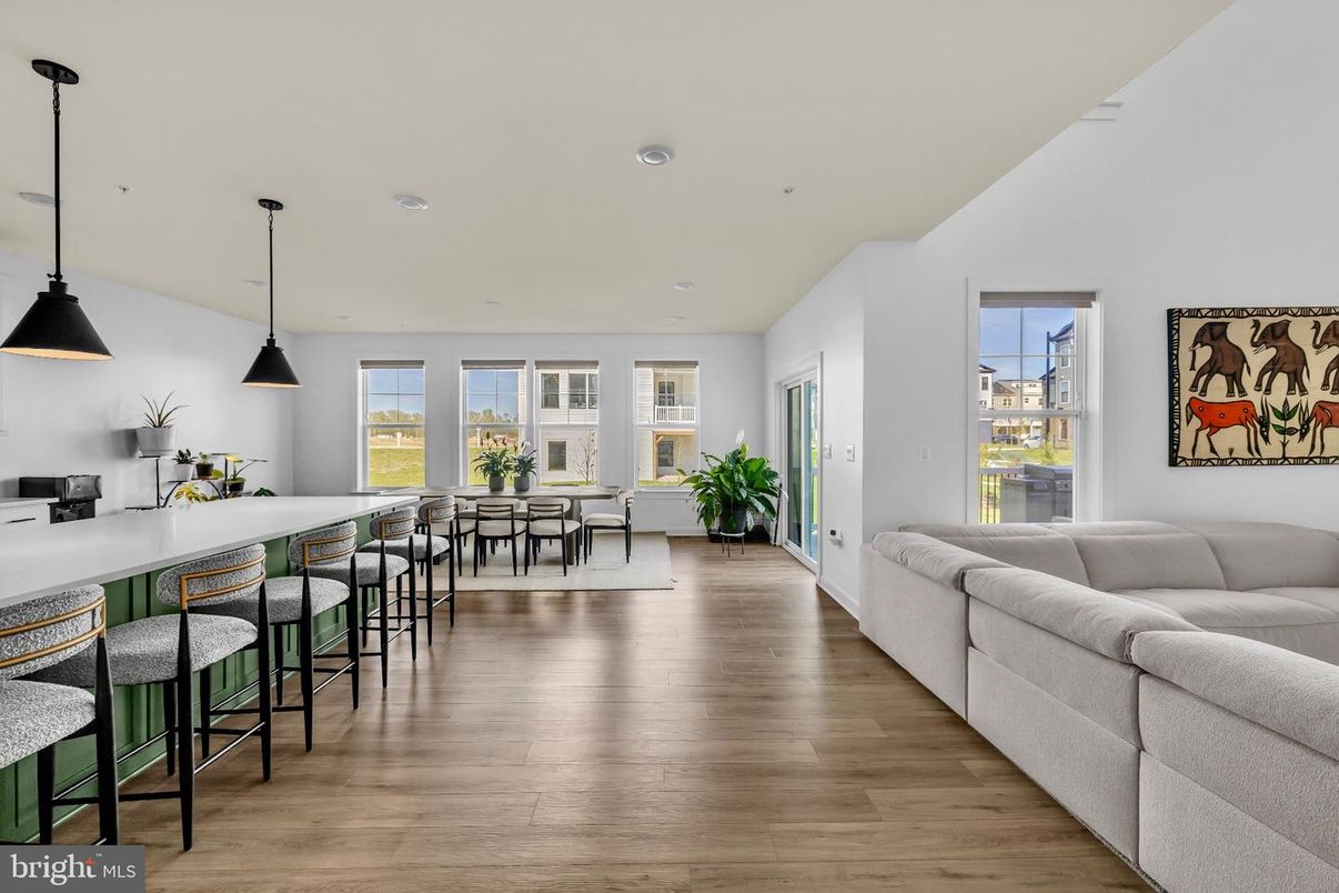 Dining room, Interior, Living room, Pendant Lights, Recessed Lighting, Wood Texture Flooring