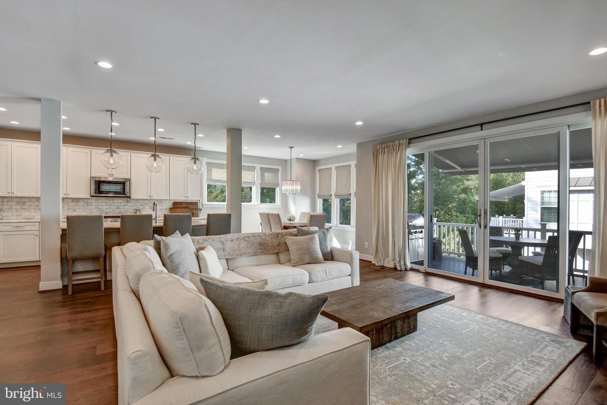 Dining room, Interior, Kitchen, Living room, Pendant Lights, Recessed Lighting, Wood Texture Flooring