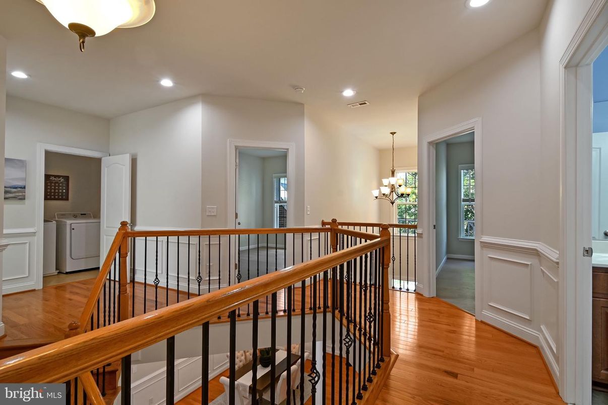 Chandelier, Interior, Recessed Lighting, Washer, Wood Texture Flooring